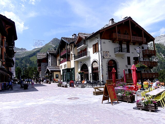 Centre_Village_Arc_1950_en_été_(juillet_2023)