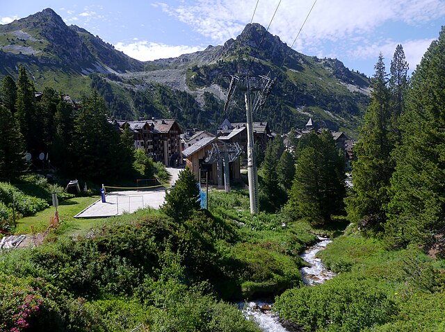Torrent_descendant_vers_Arc_1950_en_été_(juillet_2021)